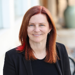 caroline donahue headshot
